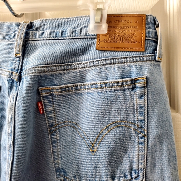 Levi's Premium Wedgie Straight Jeans - Picture 9 of 12